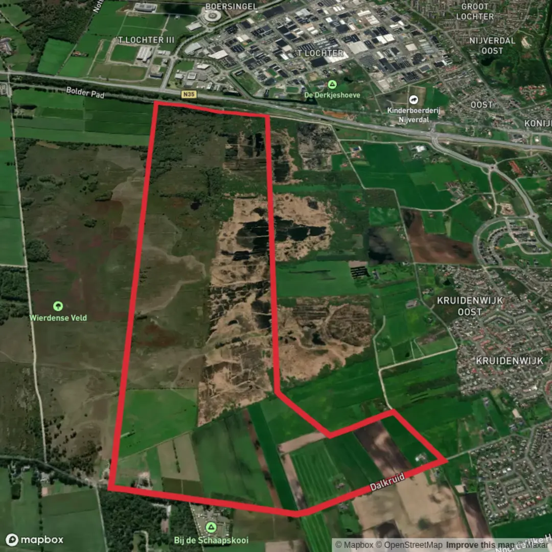 An image depicting the trail Wierdensche Veld via Overijssels Havezatenpad and Hulsen - Paarse Route and its surrounding area.