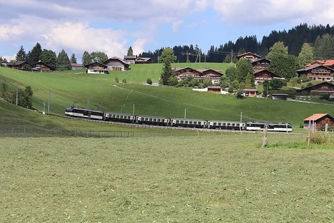 An image depicting the trail Schönriederweg and its surrounding area.