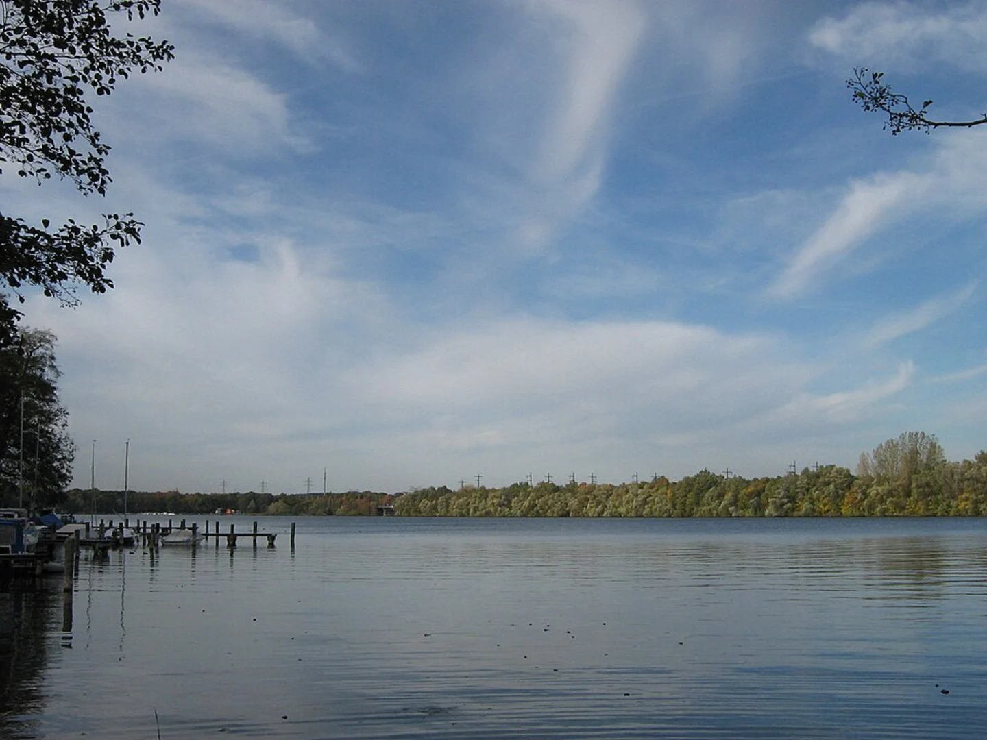 An image depicting the trail Baumgartenbrueck to Potsdam Pirschheide via Potsdam Vehlen and its surrounding area.