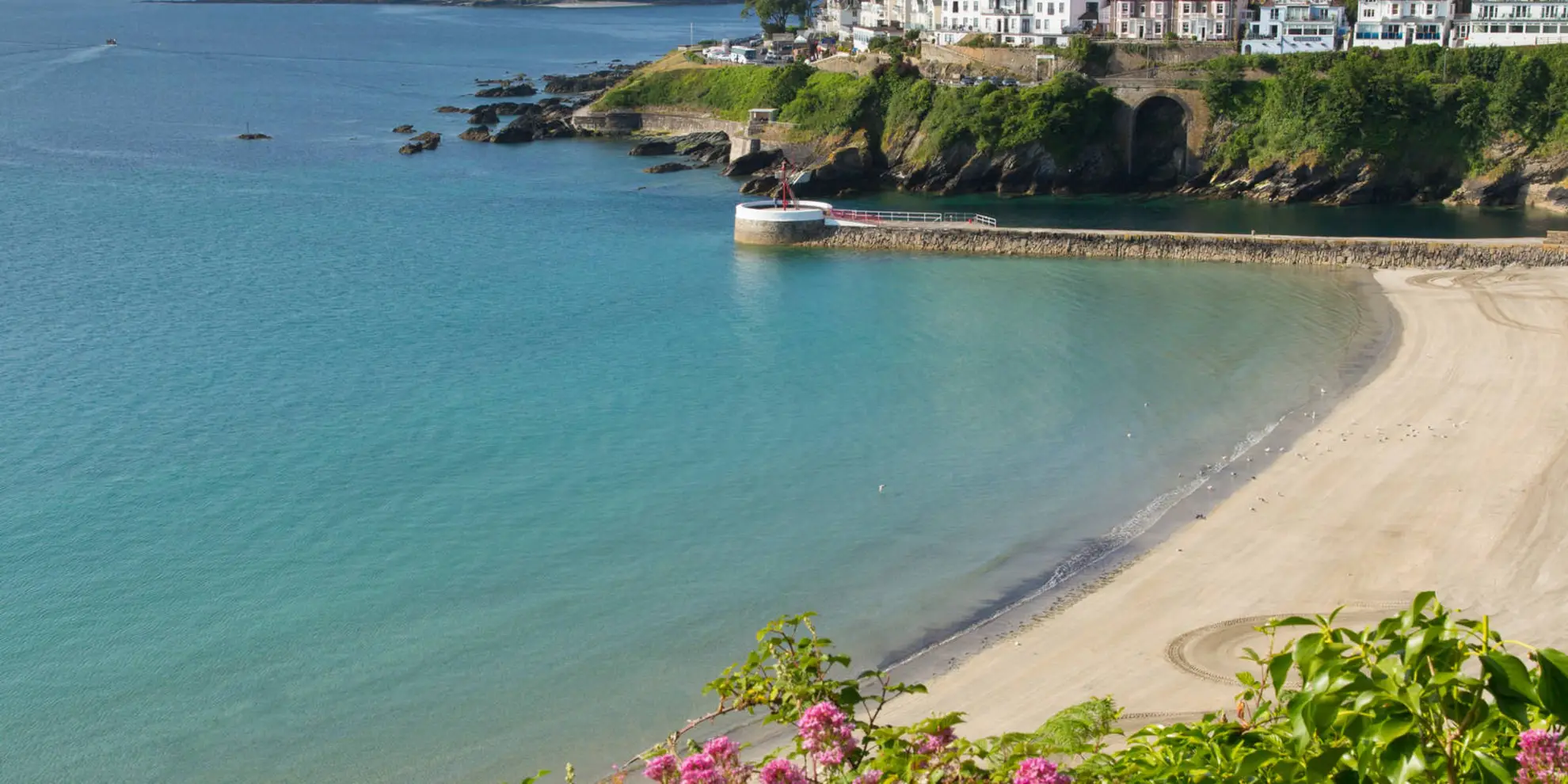 An image depicting the trail Looe Bay Holiday Park to Looe Walk and its surrounding area.