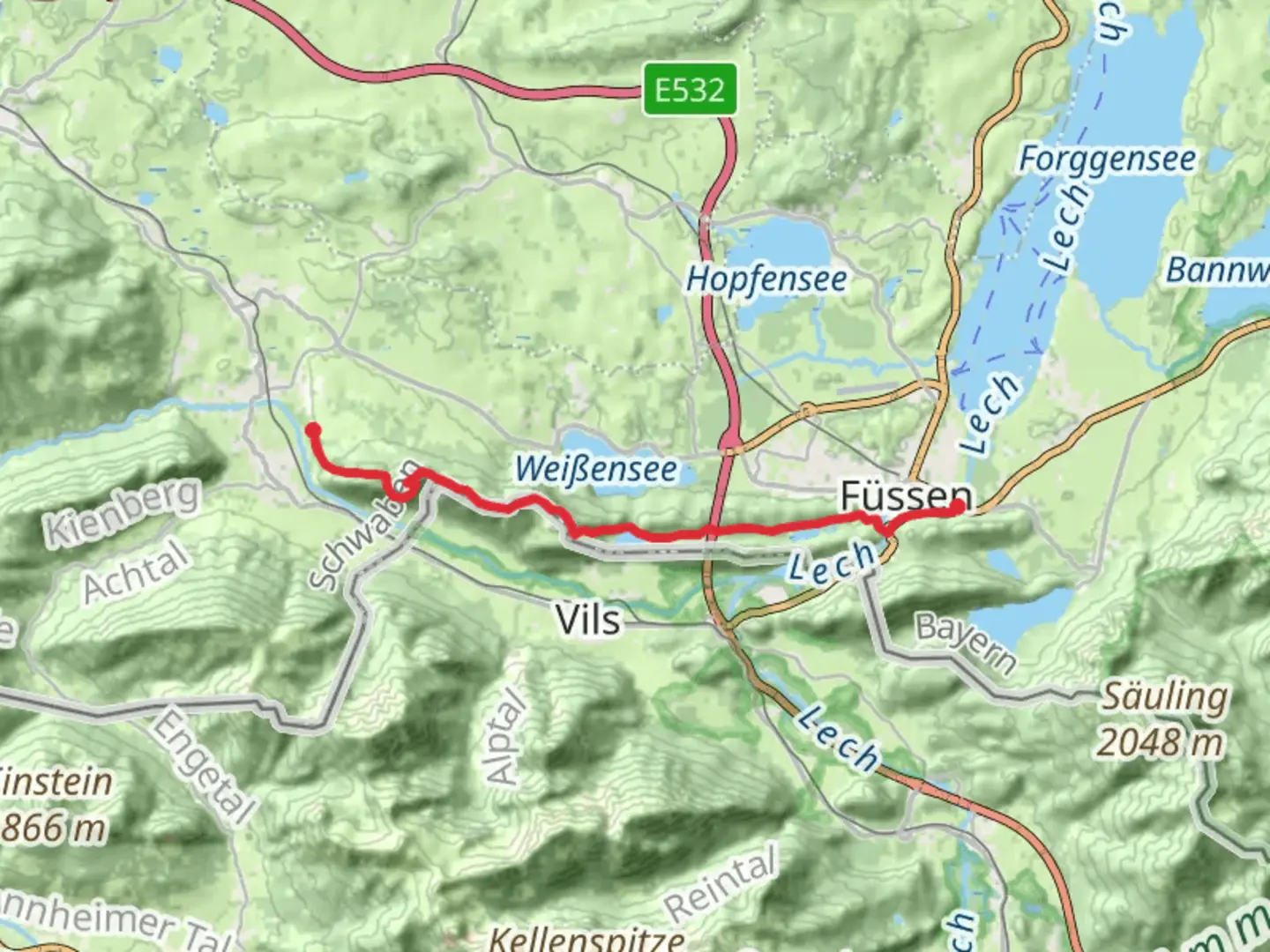 An image depicting the trail Alatseestraße, Alatsee and Salober Via Alpina Purple and its surrounding area.