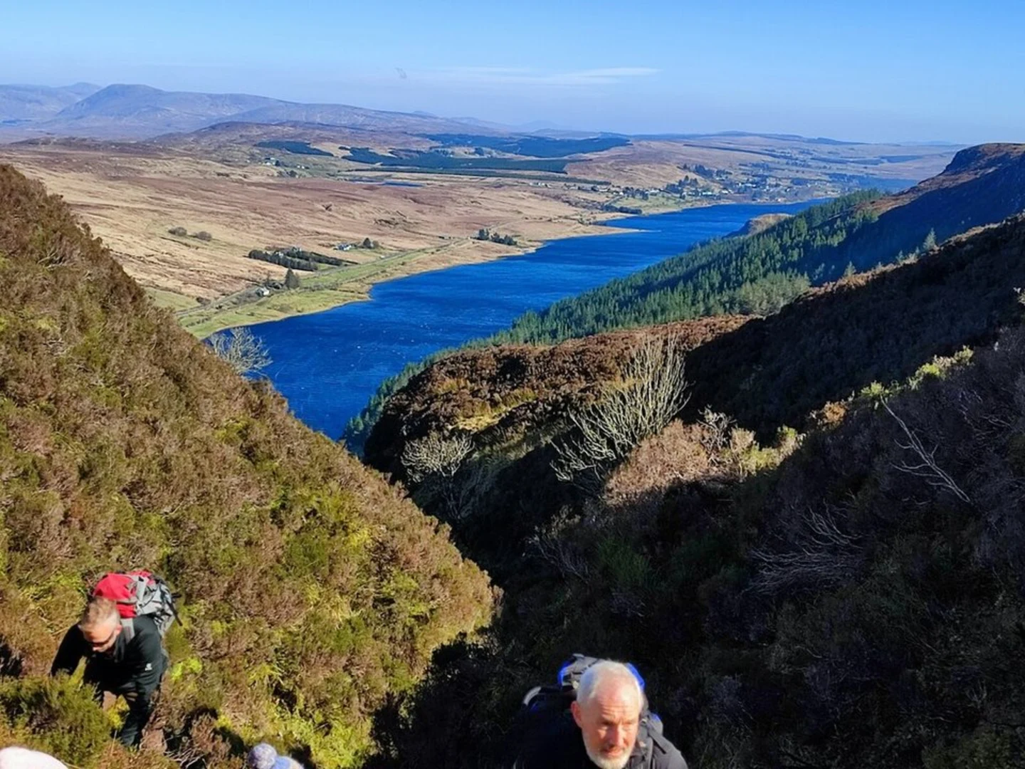 An image depicting the trail Aghla Mountain Loop from Lough Finn and its surrounding area.
