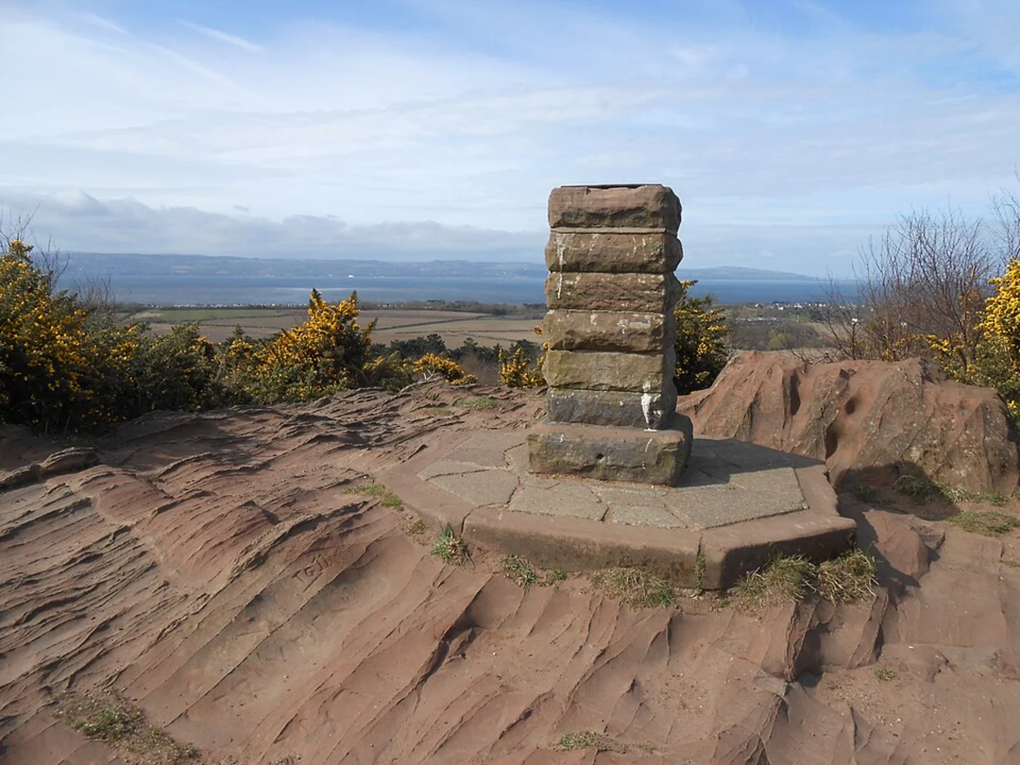 An image depicting the trail NT Thurstaston Common, Caldy Hill and Wirral Country Park Loop and its surrounding area.
