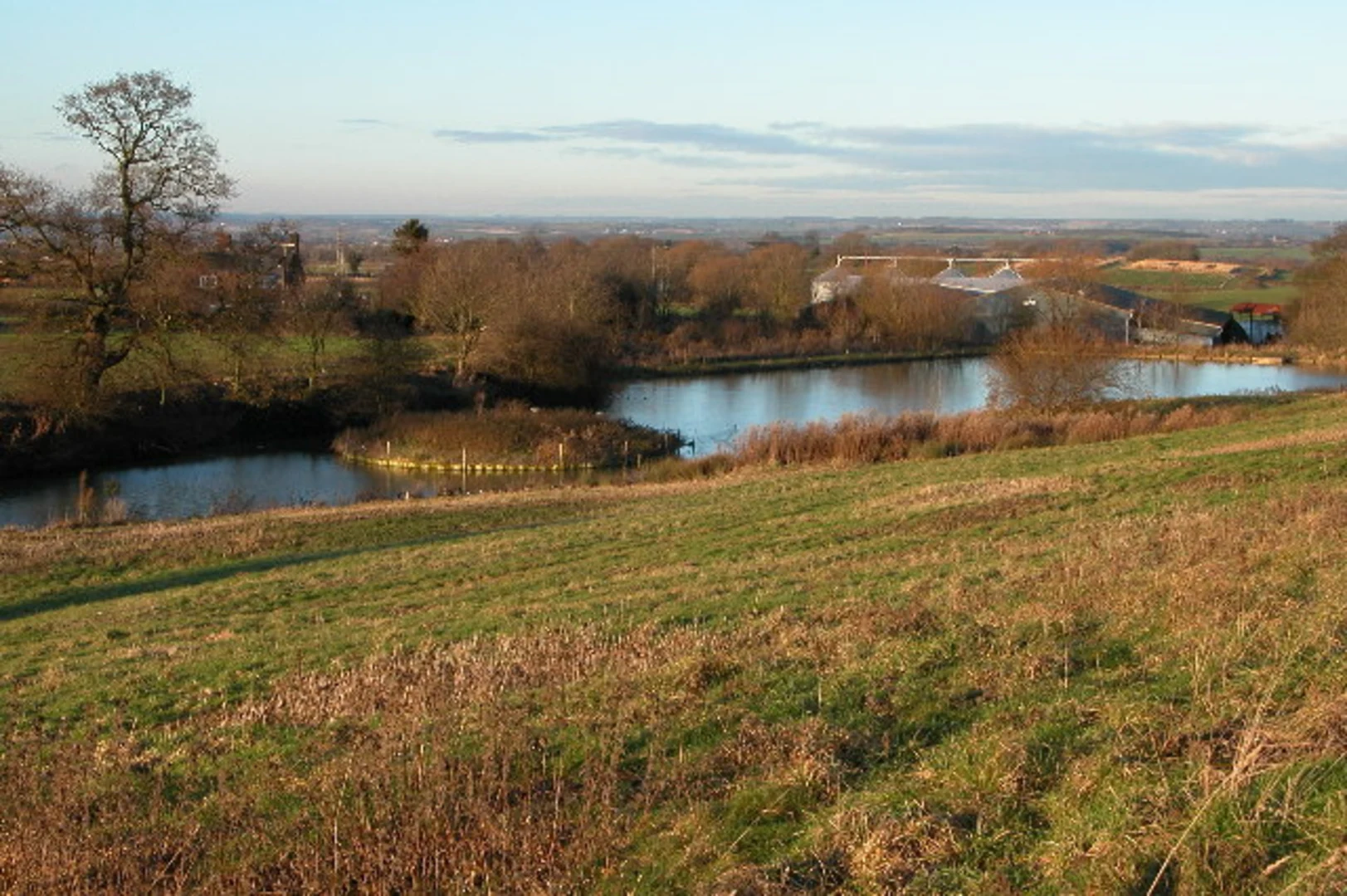 An image depicting the trail Ilmington and its surrounding area.