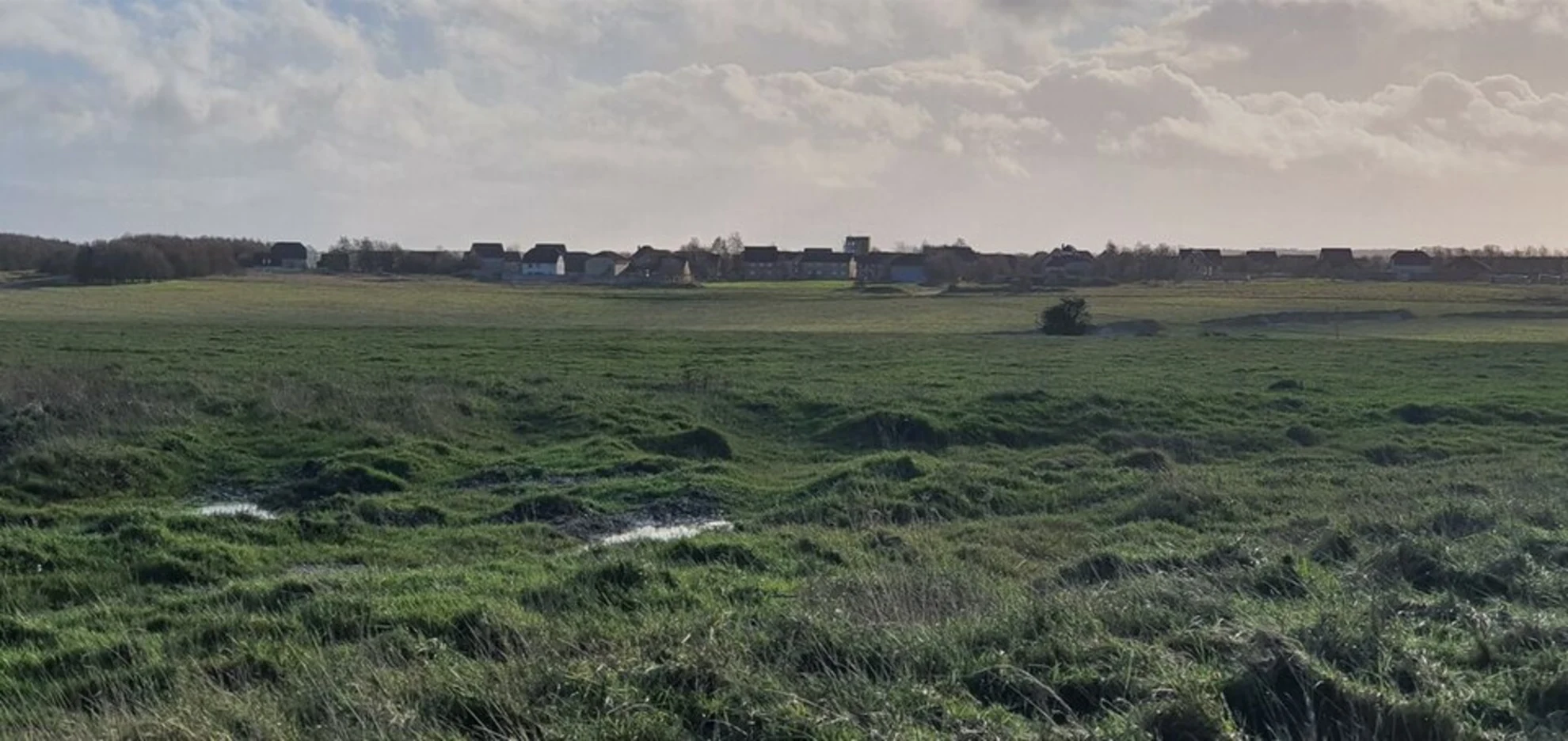 An image depicting the trail Tilshead Loop and its surrounding area.