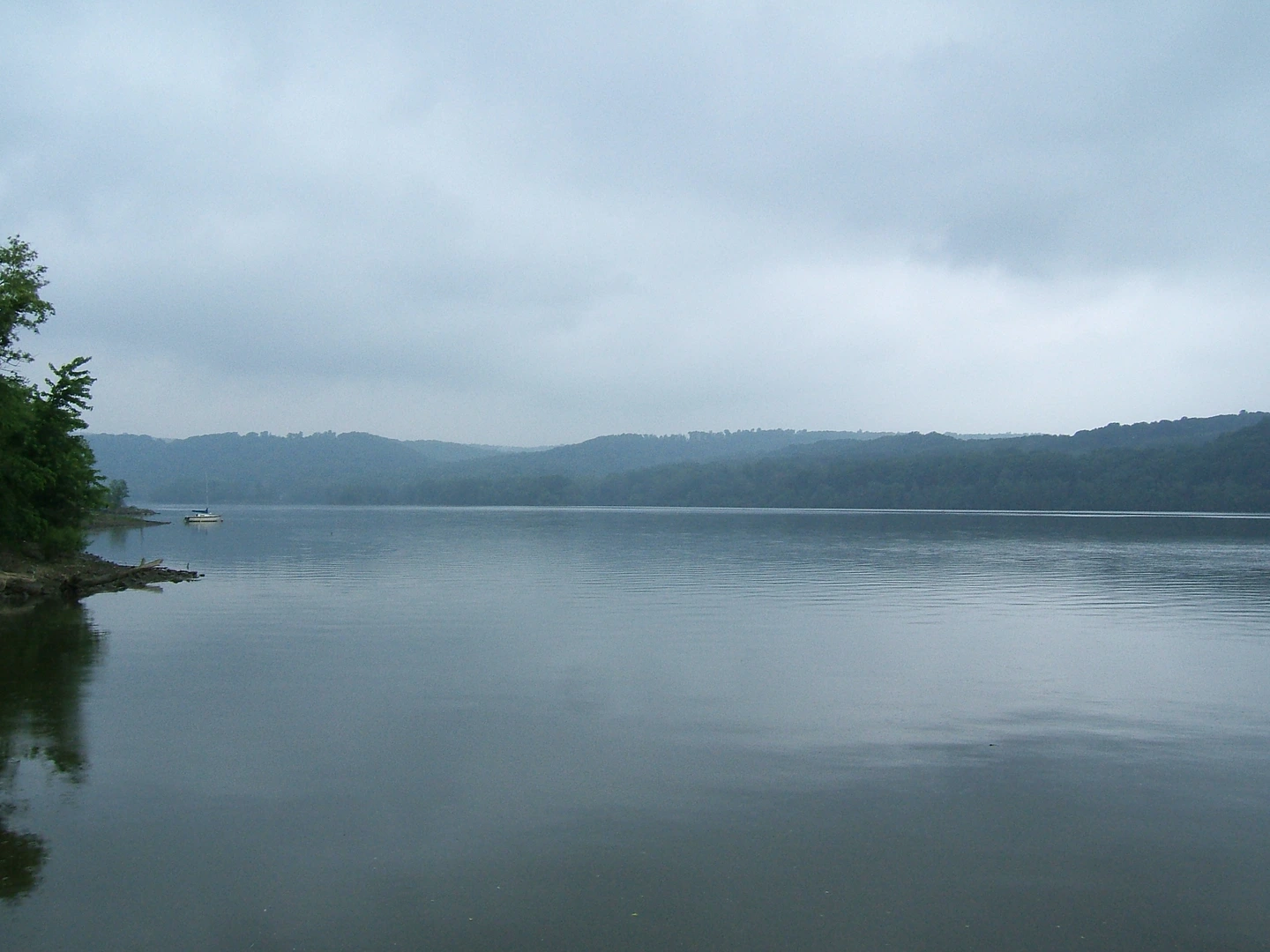 An image depicting the trail Susquehanna River from Pequea Boulevarf and its surrounding area.