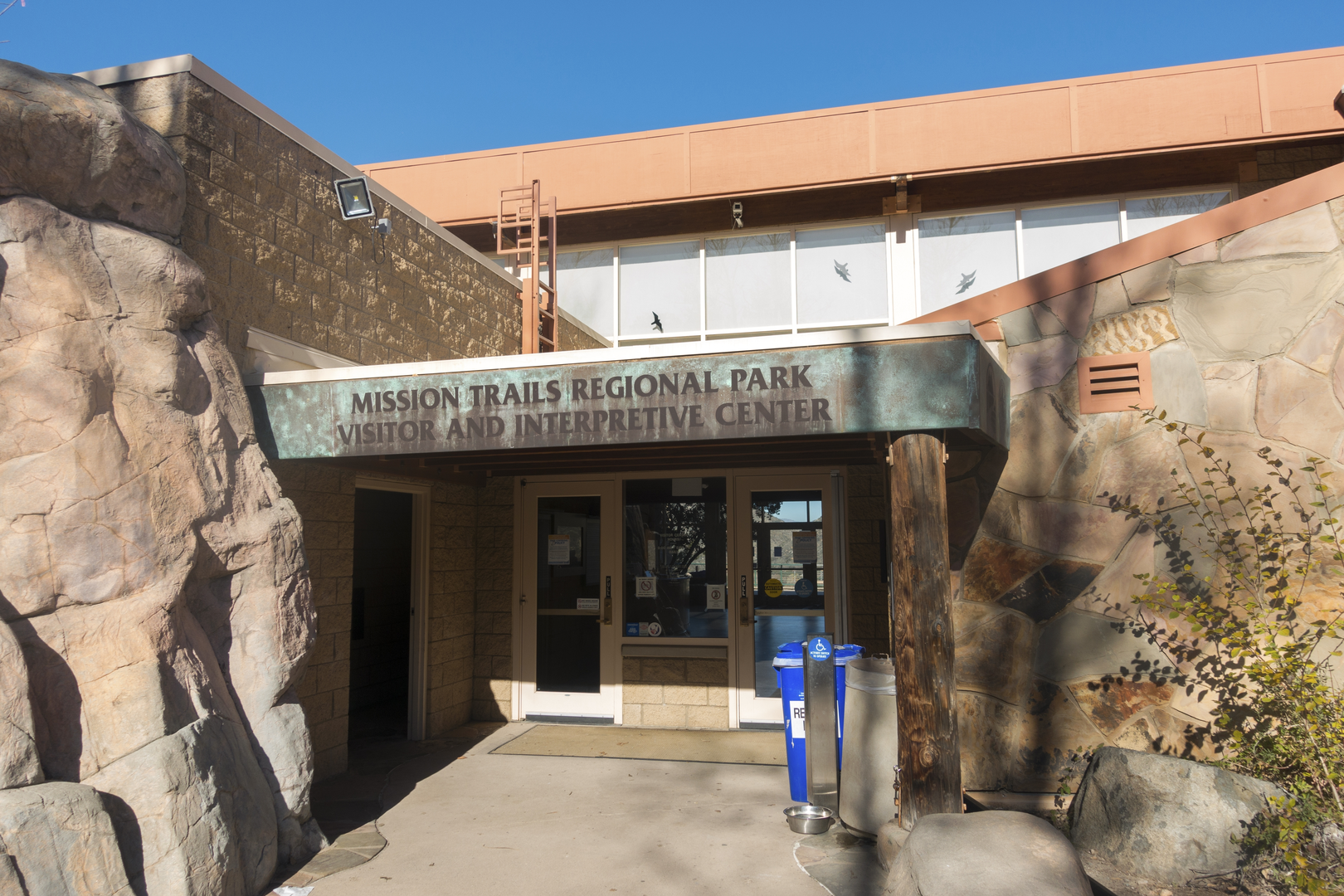 An image depicting the trail South Fortuna Saddle via Oak Canyon Trail and its surrounding area.