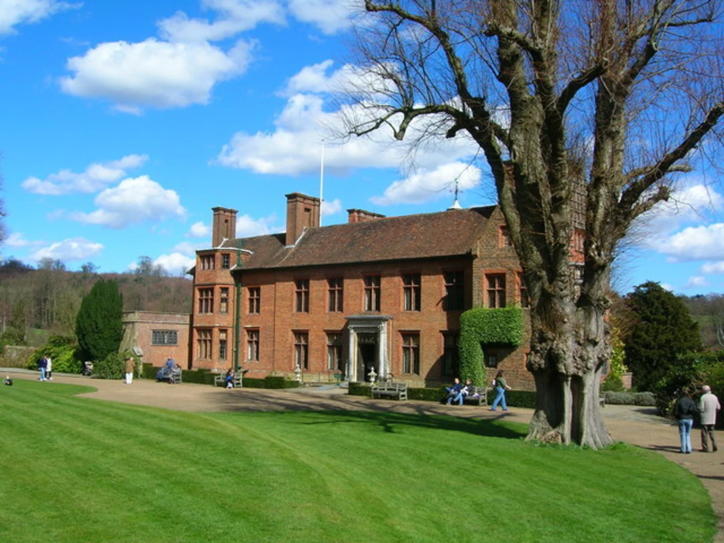 An image depicting the trail Chartwell House and its surrounding area.