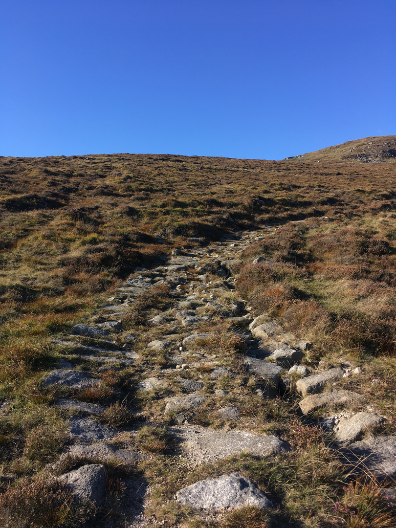 An image depicting the trail Hen - Cock and Pigeon Rock and its surrounding area.