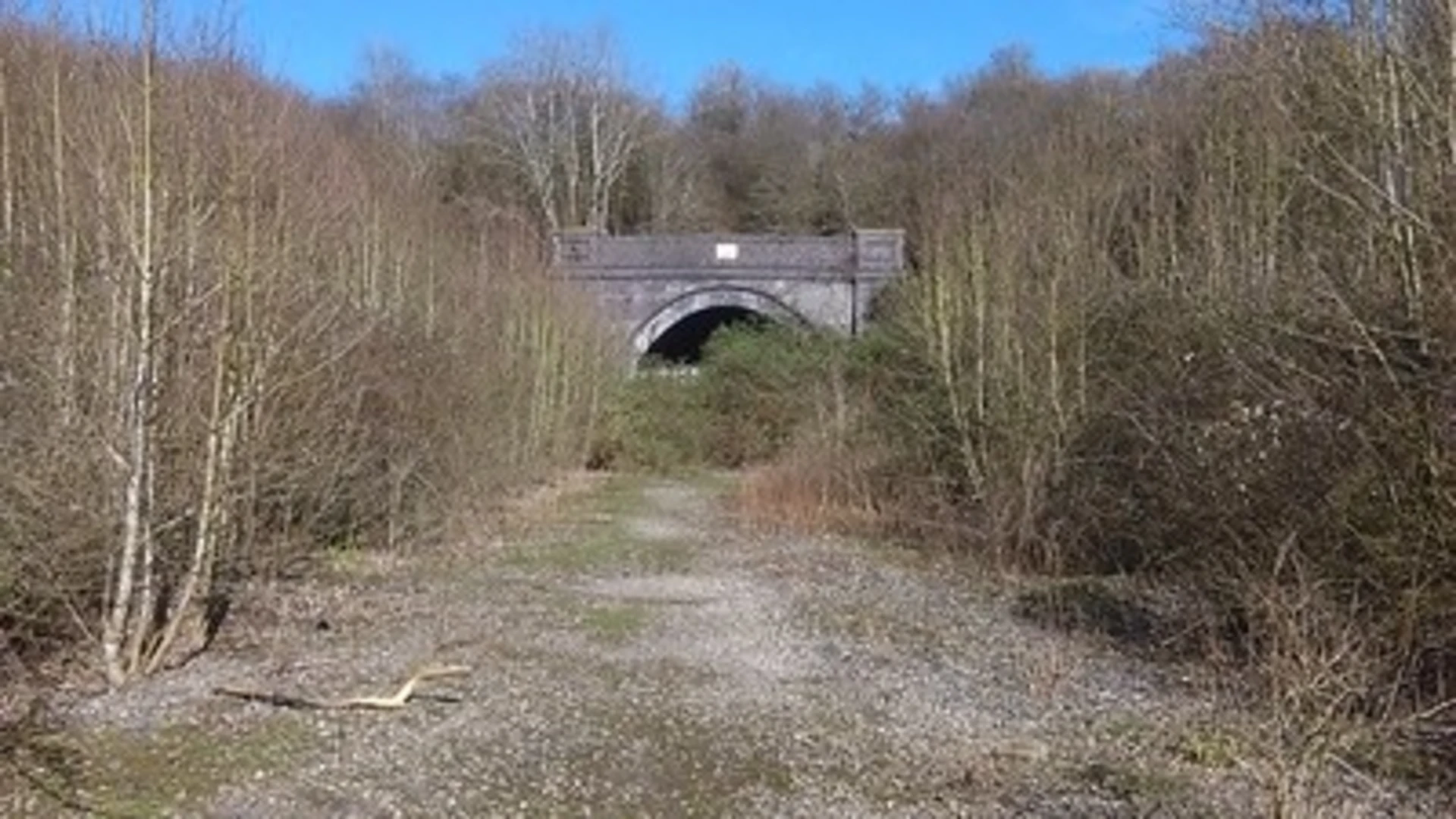 An image depicting the trail Offchurch Loop via Newbold Comyn and its surrounding area.