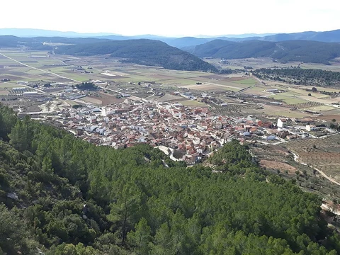 Route of the sources of Titaguas PR CV 337