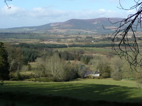 An image depicting the trail Keadeen and Slievemaan Mountain Walk and its surrounding area.