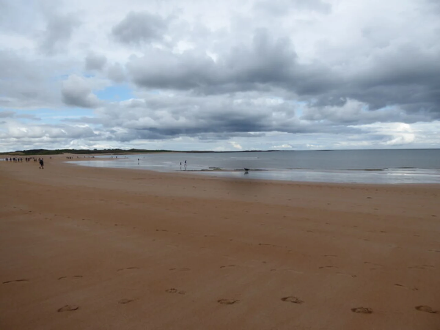 An image depicting the trail Embleton Bay and its surrounding area.