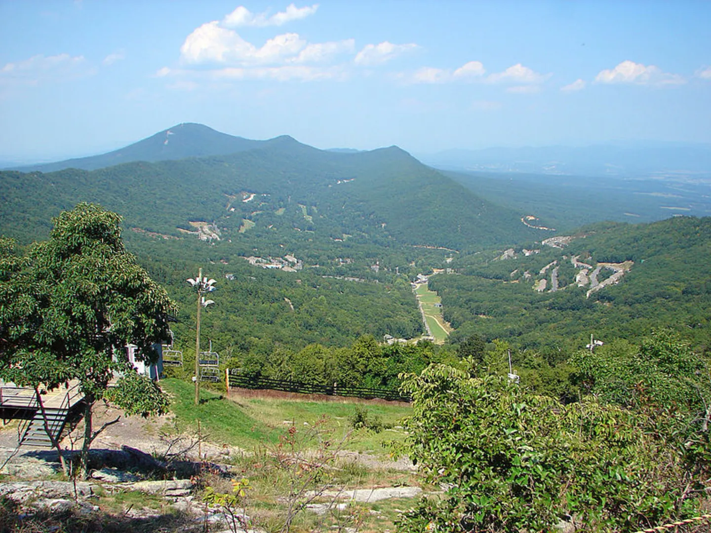 An image depicting the trail Second Mountain Trail and its surrounding area.