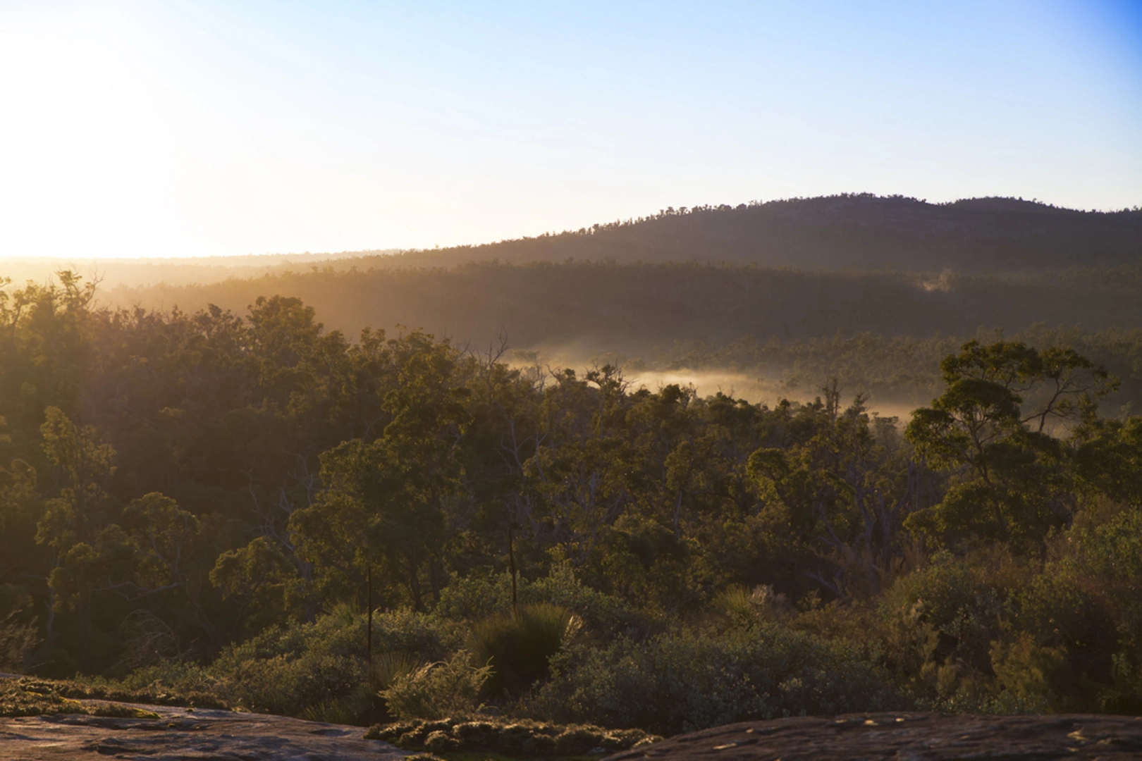 An image depicting the trail Sullivan Rock to Mt Cooke Trail and its surrounding area.