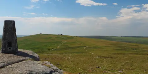 An image depicting the trail High Willhays and Yes Tor and its surrounding area.