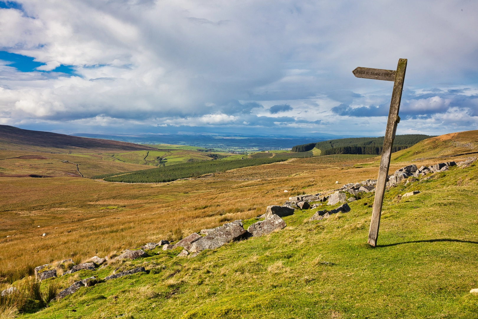 An image depicting the trail Three Youth Hostels in Yorkshire Dales and its surrounding area.