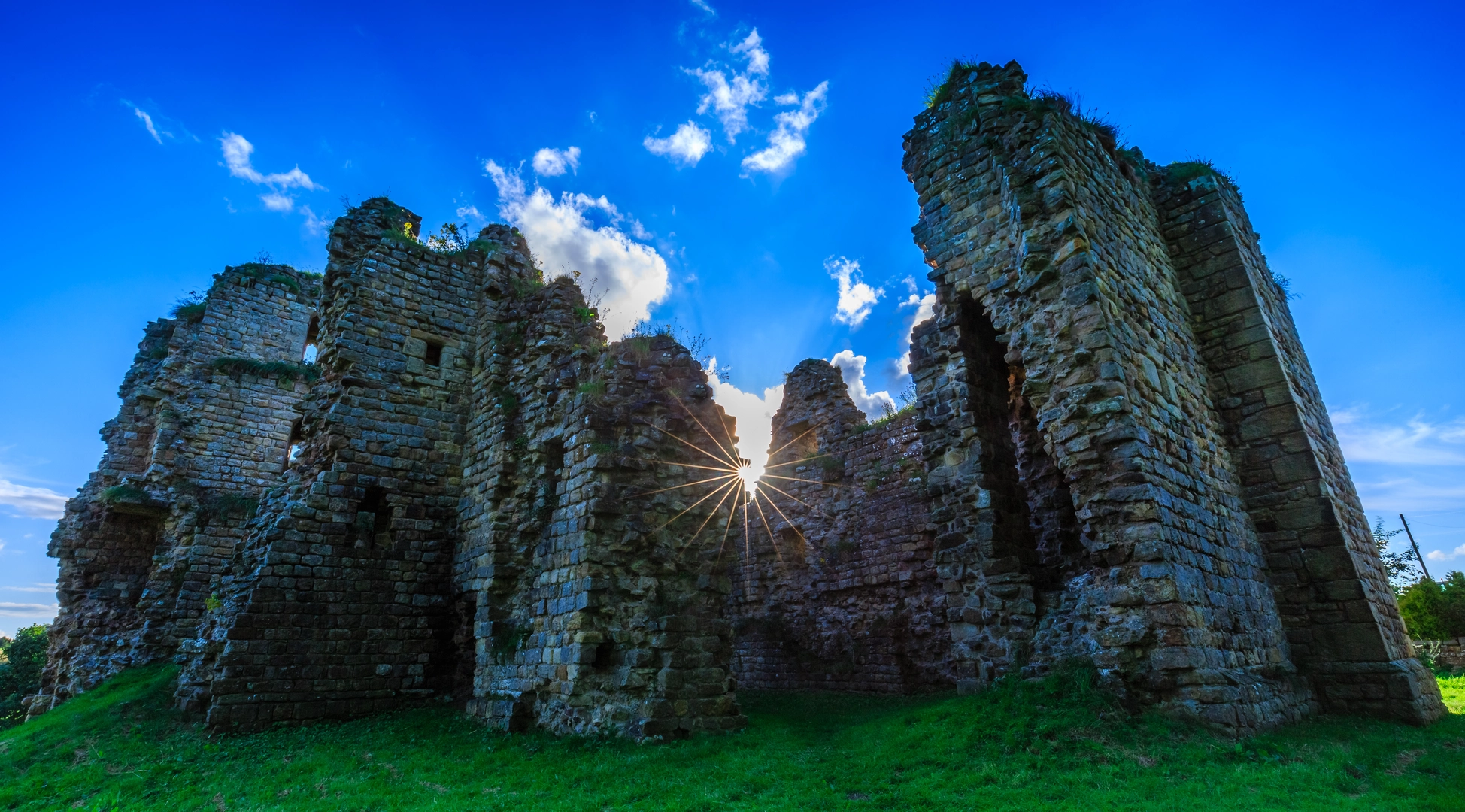 An image depicting the trail Thirlwall Castle Walk and its surrounding area.