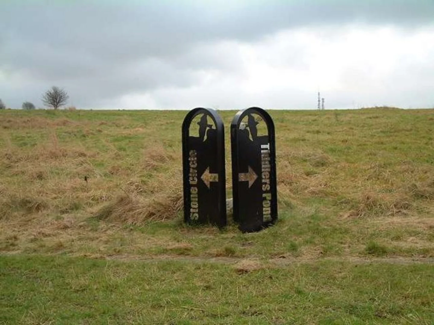 An image depicting the trail Berryhill Fields Local Nature Reserve Circular Walk and its surrounding area.
