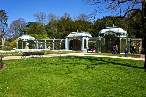 An image depicting the trail Parterre Garden and Waddesdon Manor Walk and its surrounding area.