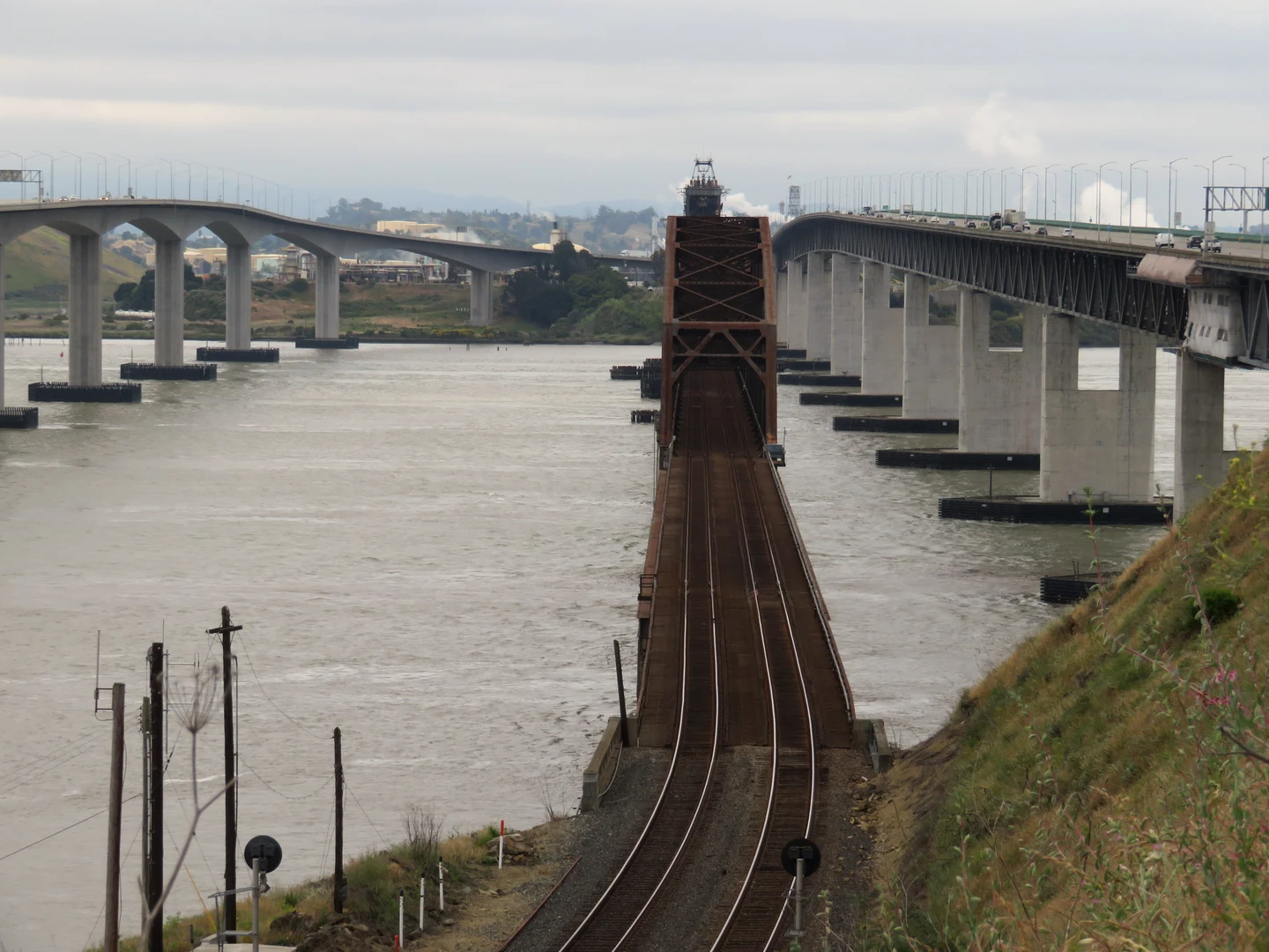 An image depicting the trail Benicia Bridge Vista Point and Bay Area Ridge Trail and its surrounding area.