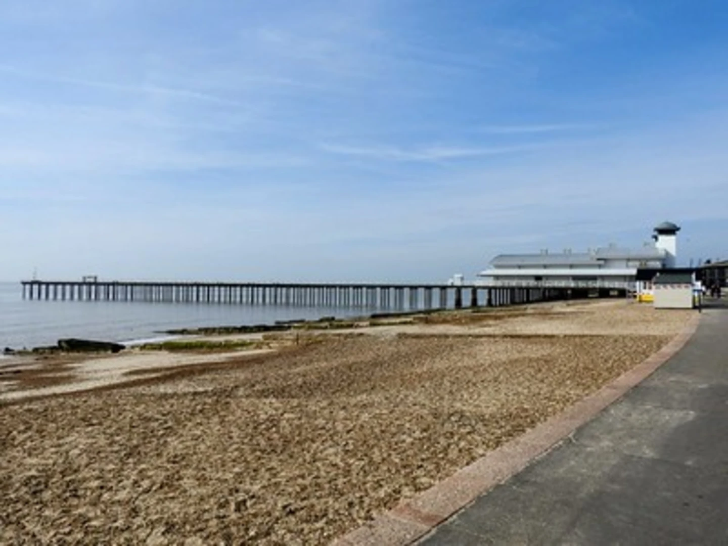 An image depicting the trail Felixstowe Shore Walk and its surrounding area.