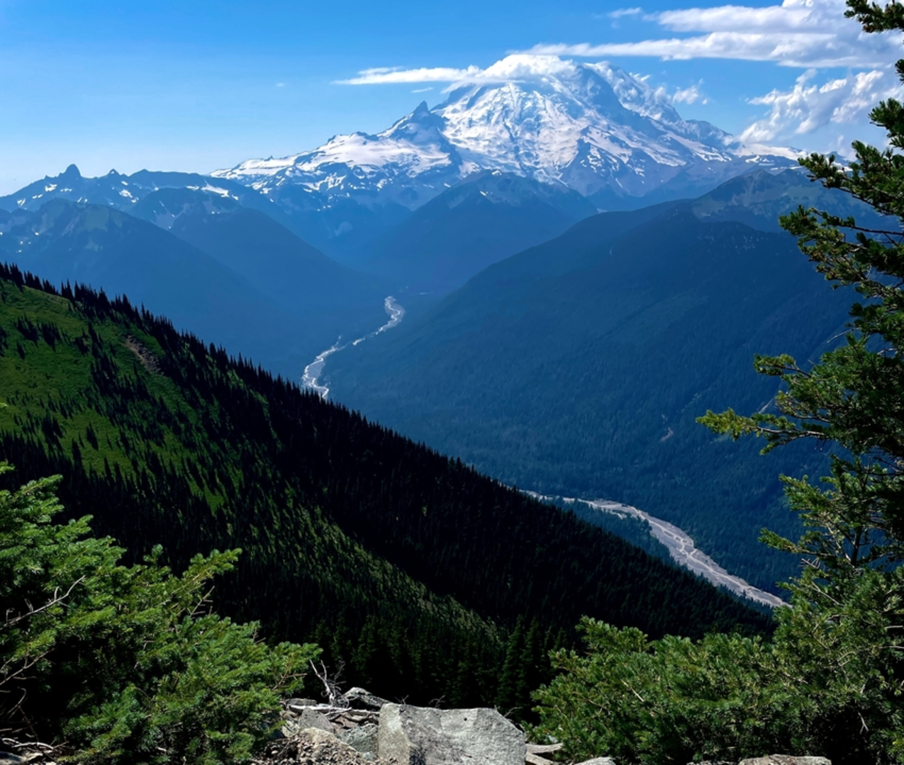 An image depicting the trail Crystal Mountain Trail and its surrounding area.