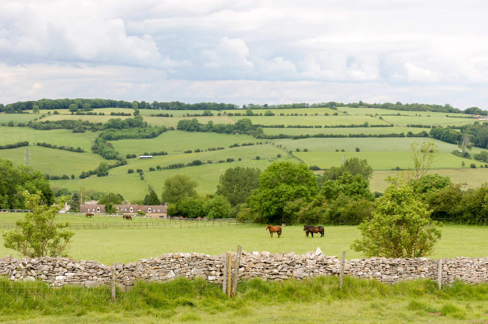 An image depicting the trail Isbourne Way from Winchcombe and its surrounding area.