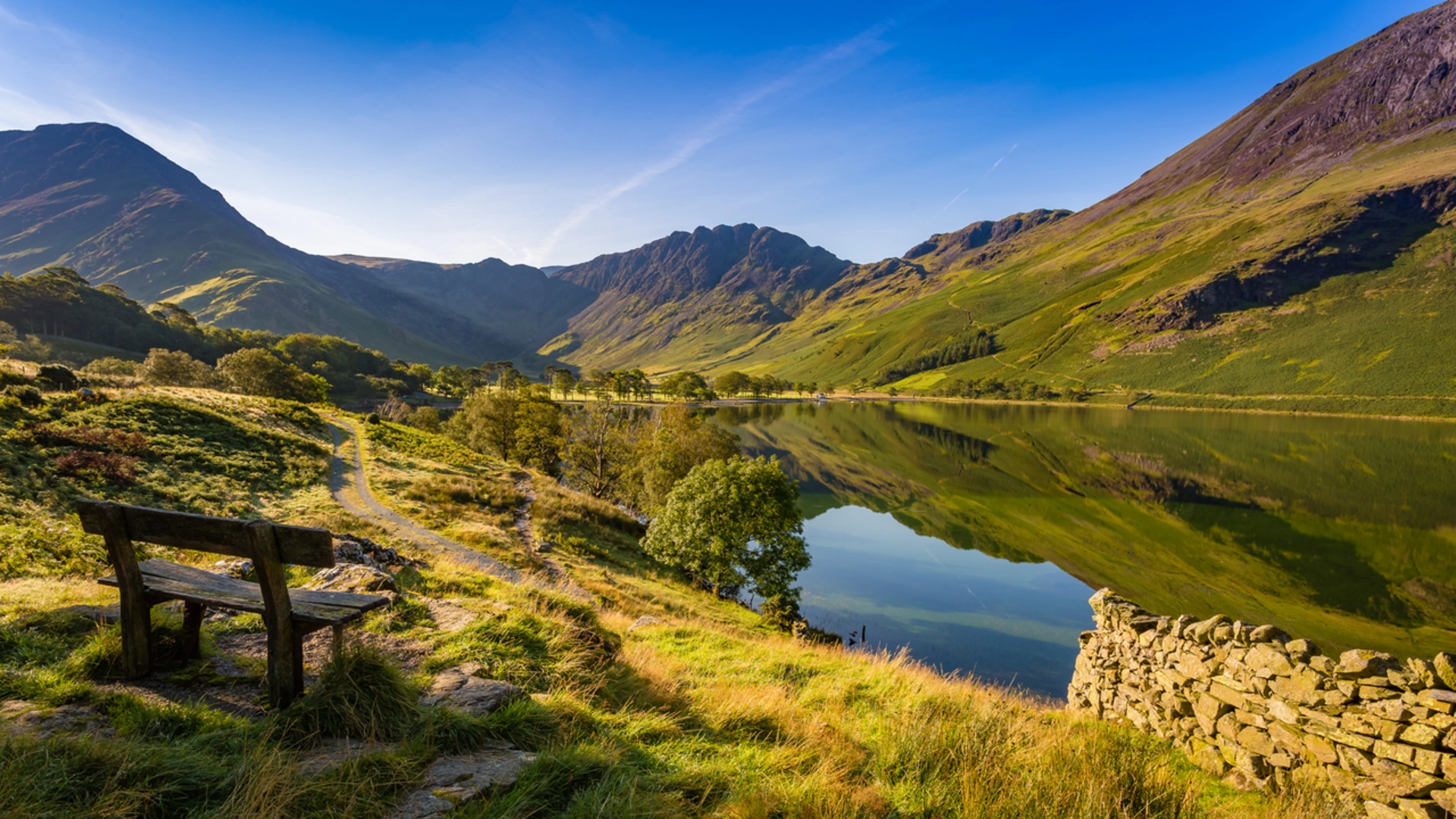 An image depicting the trail Red Pike - Buttermere and its surrounding area.