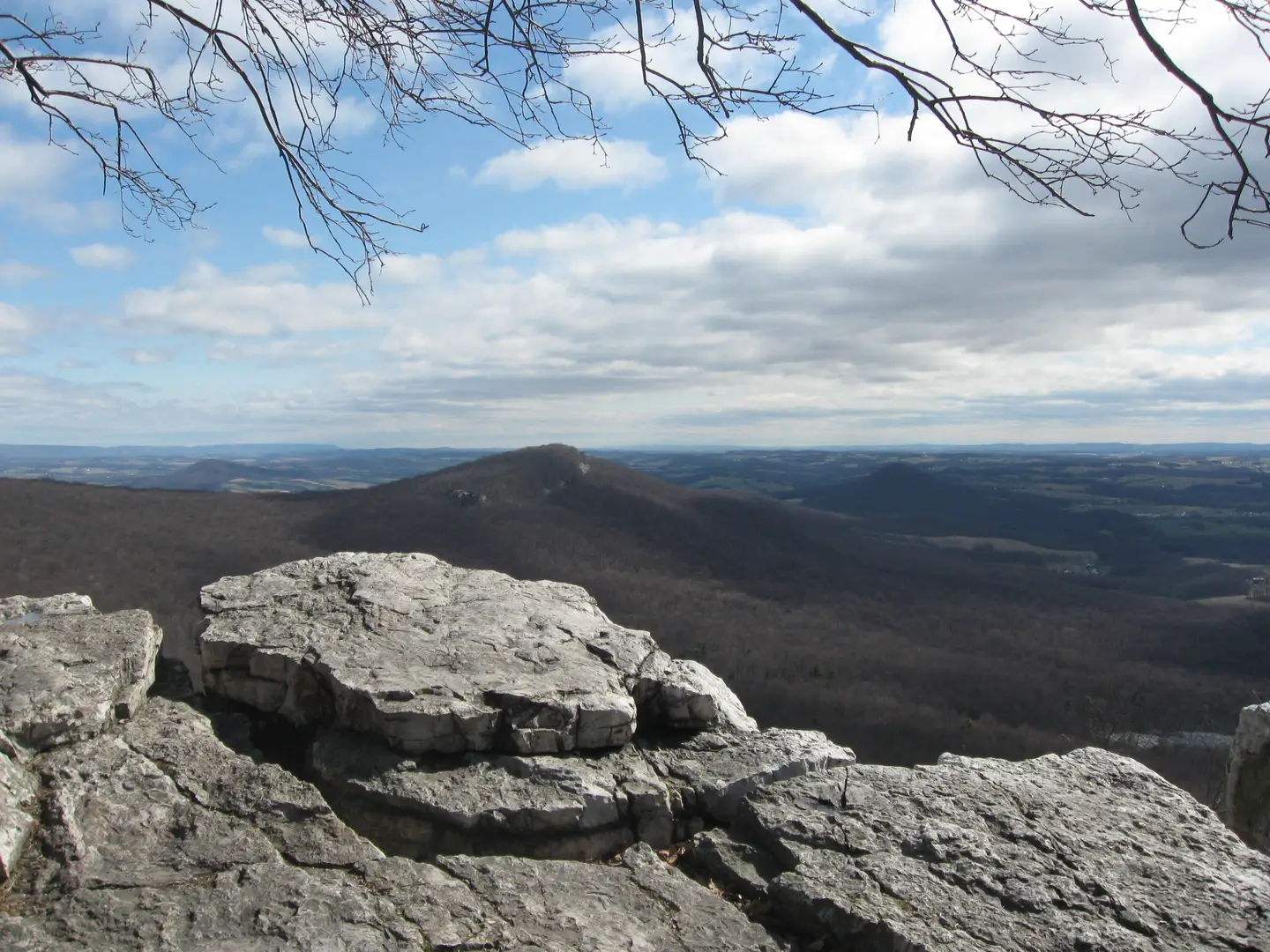 An image depicting the trail Hamburg Reservoir and Furnace Creek Trail and its surrounding area.