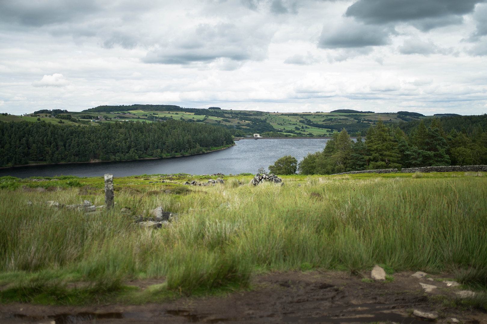 An image depicting the trail Kettlewell to Langsett Trail and its surrounding area.
