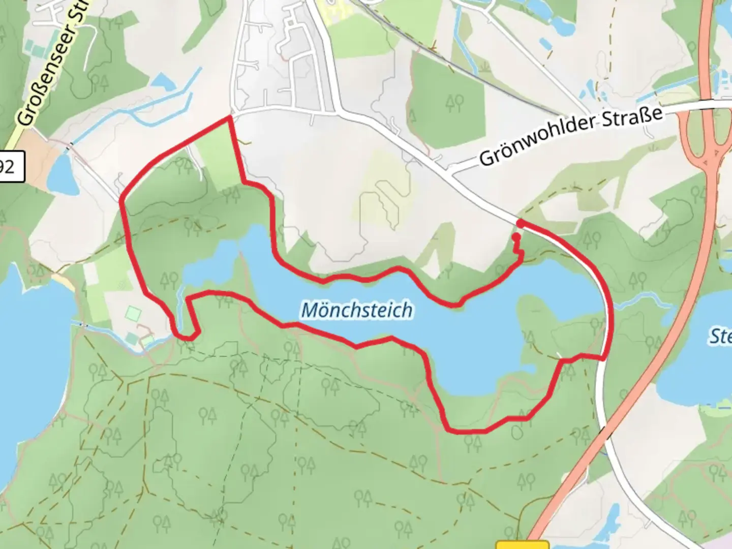 An image depicting the trail Mönchsteich via Grosser Rundwanderweg Loop and its surrounding area.