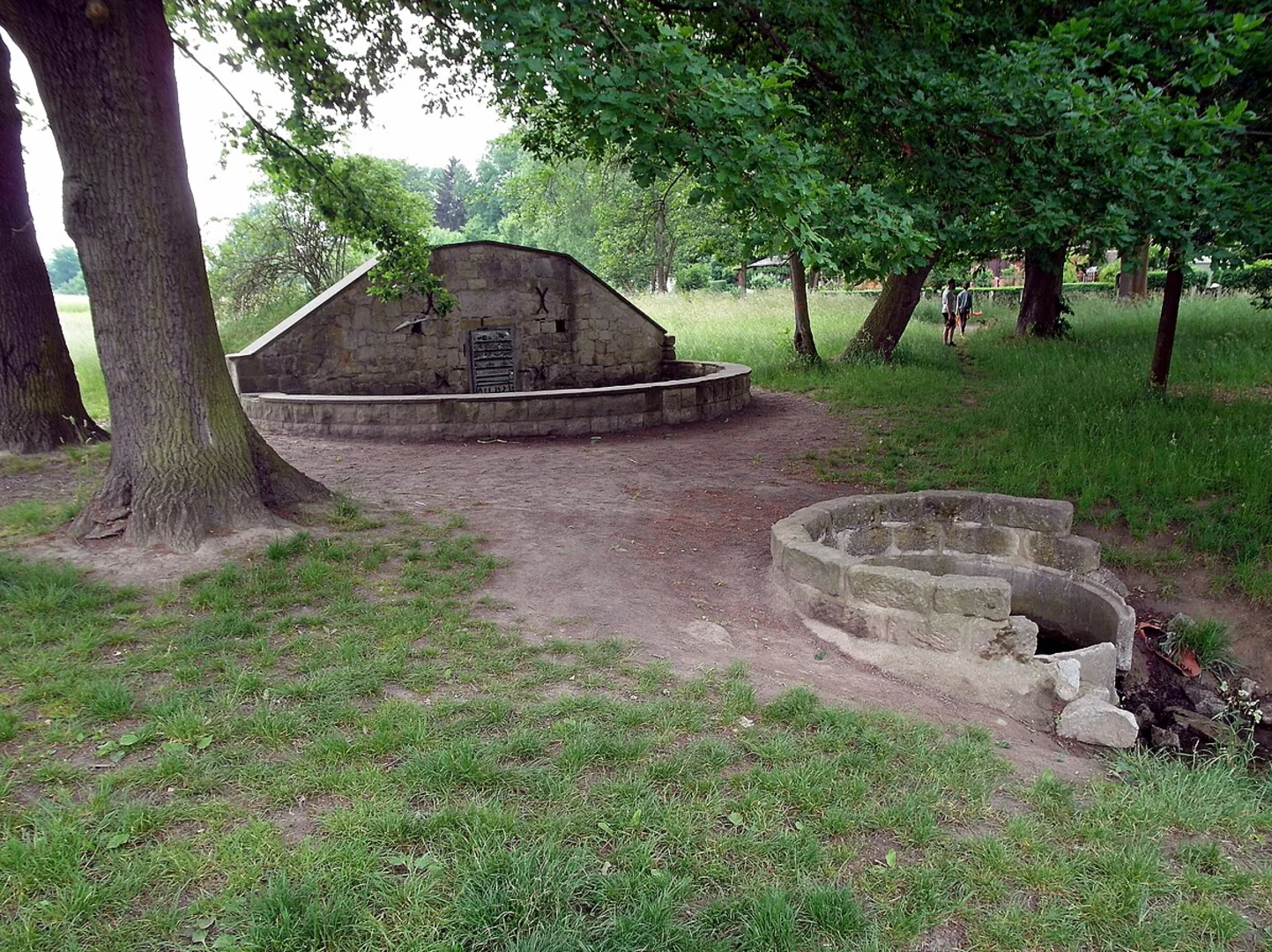 An image depicting the trail Eisenhügel and Brunnhugel Loop via Hinternah and its surrounding area.
