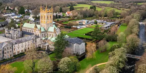 An image depicting the trail Dartmoor Buckfastleigh Walk and its surrounding area.