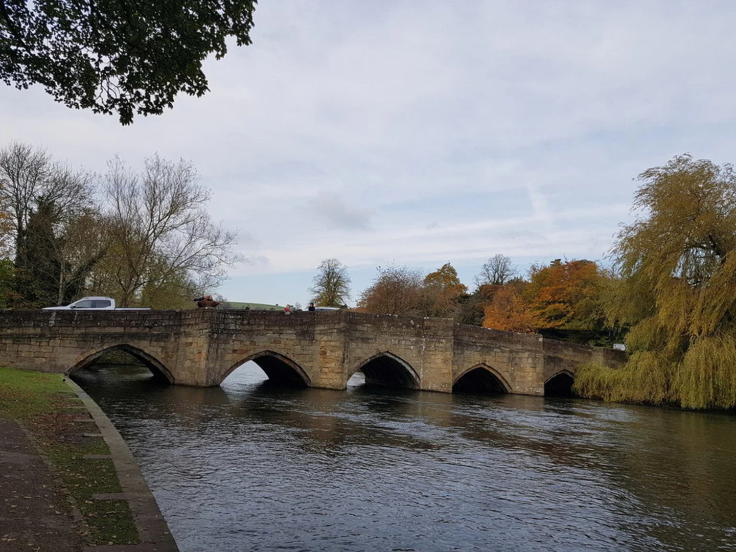 An image depicting the trail Monsal Trail Loop from Bakewell and its surrounding area.