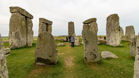 An image depicting the trail Stonehenge from Larkhill and its surrounding area.