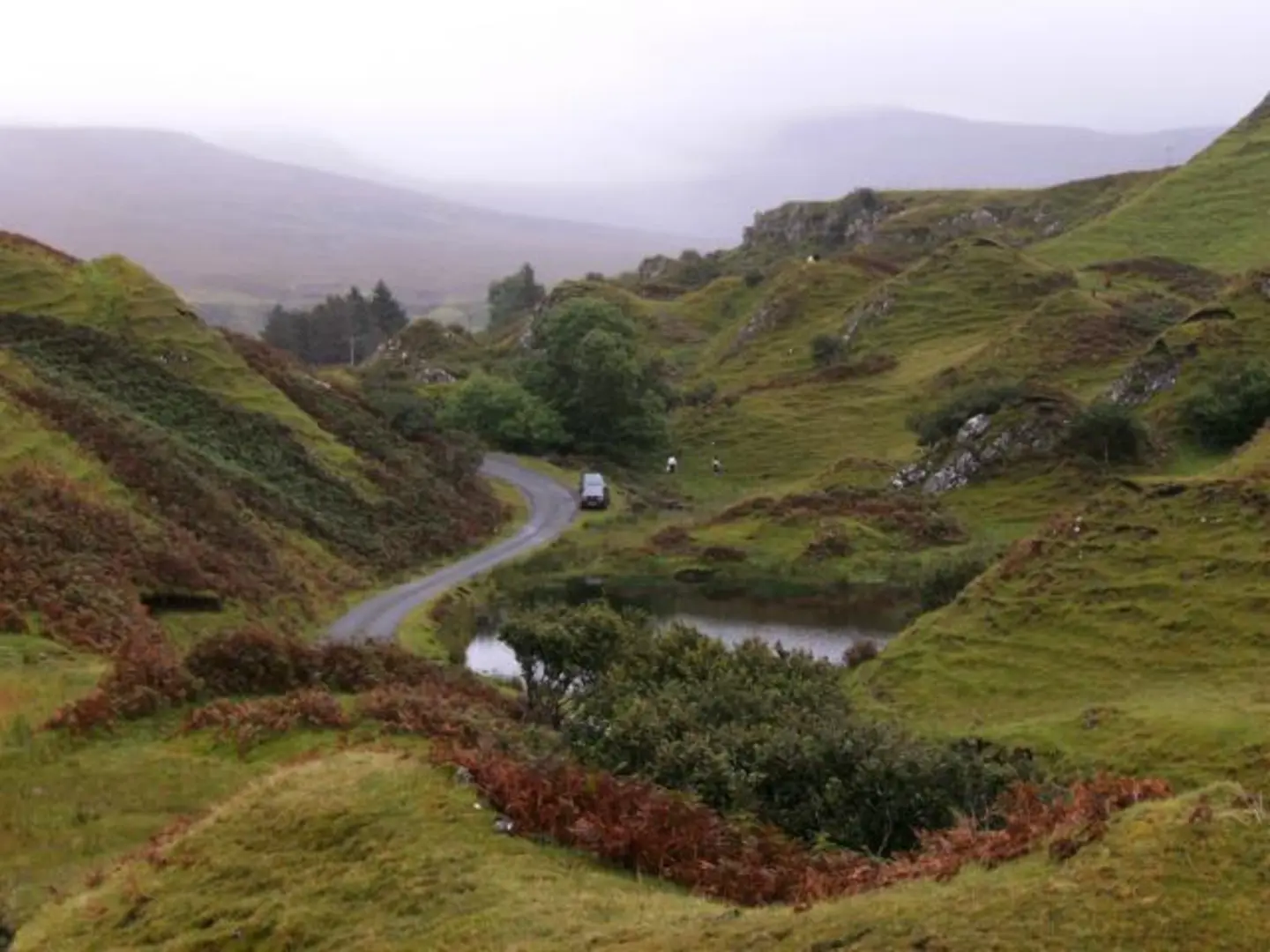 An image depicting the trail Fairy Glen Skye Walk and its surrounding area.