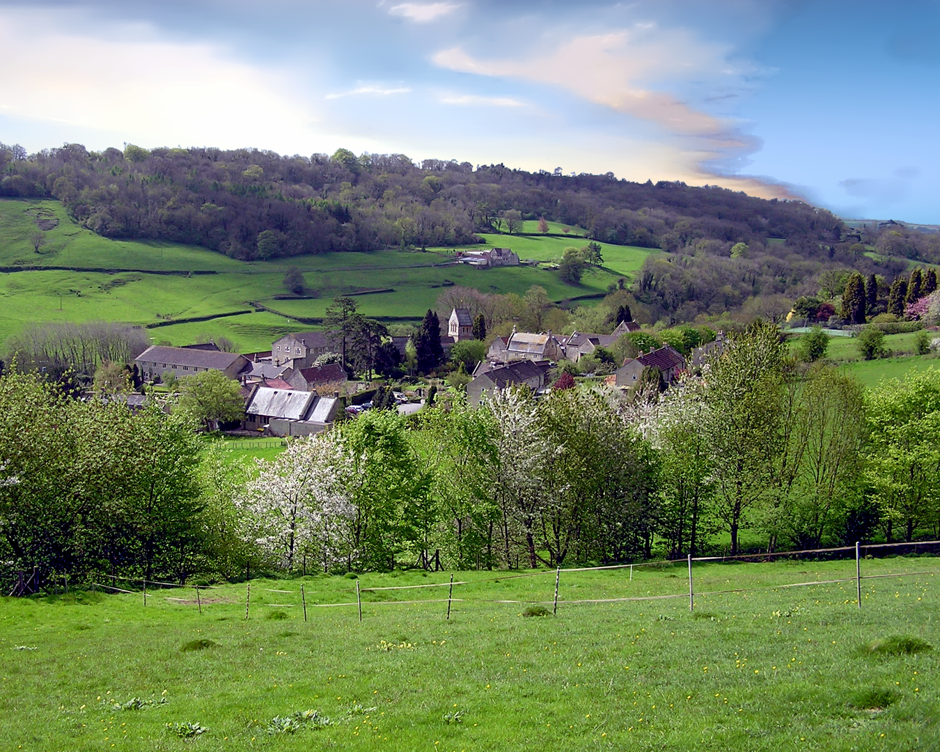 An image depicting the trail Limestone Link - Cotswolds to Mendips Hills and its surrounding area.