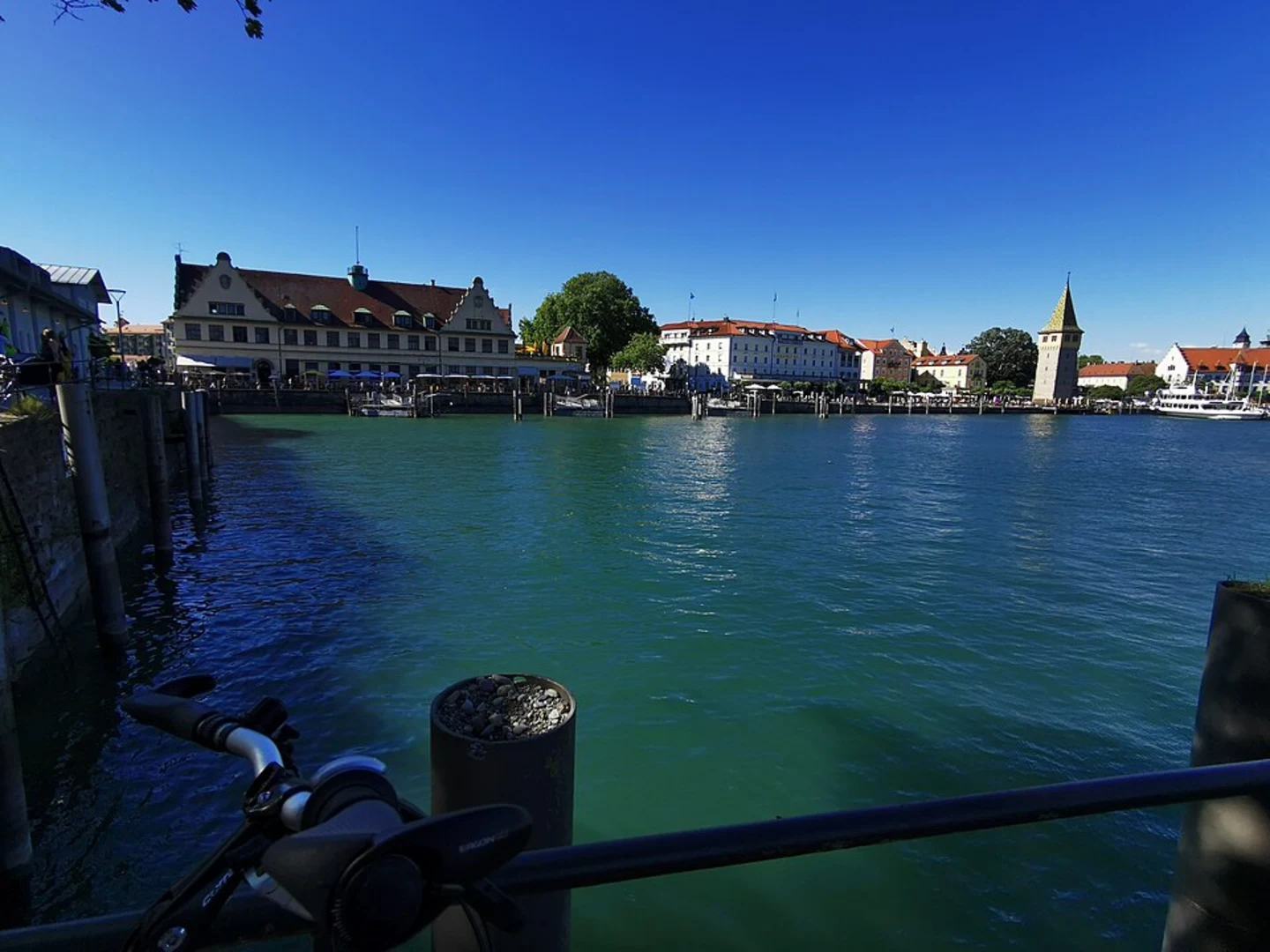 An image depicting the trail Maximiliansweg and its surrounding area.