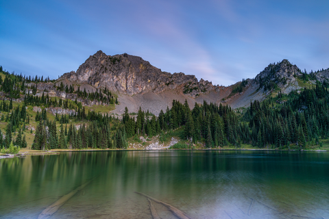 An image depicting the trail Crystal Lake Trail and its surrounding area.