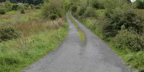An image depicting the trail Cloonfad Clogher Mor and its surrounding area.