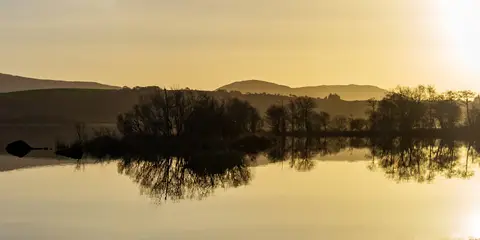 An image depicting the trail New Village - New Village Walk and its surrounding area.