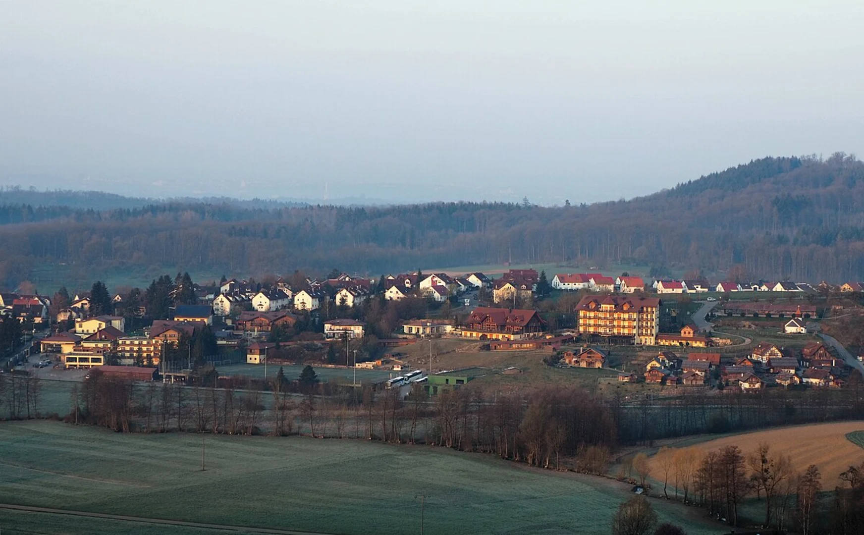An image depicting the trail Himmelreich Rundweg Bad Sulza and Finnewanderweg and its surrounding area.