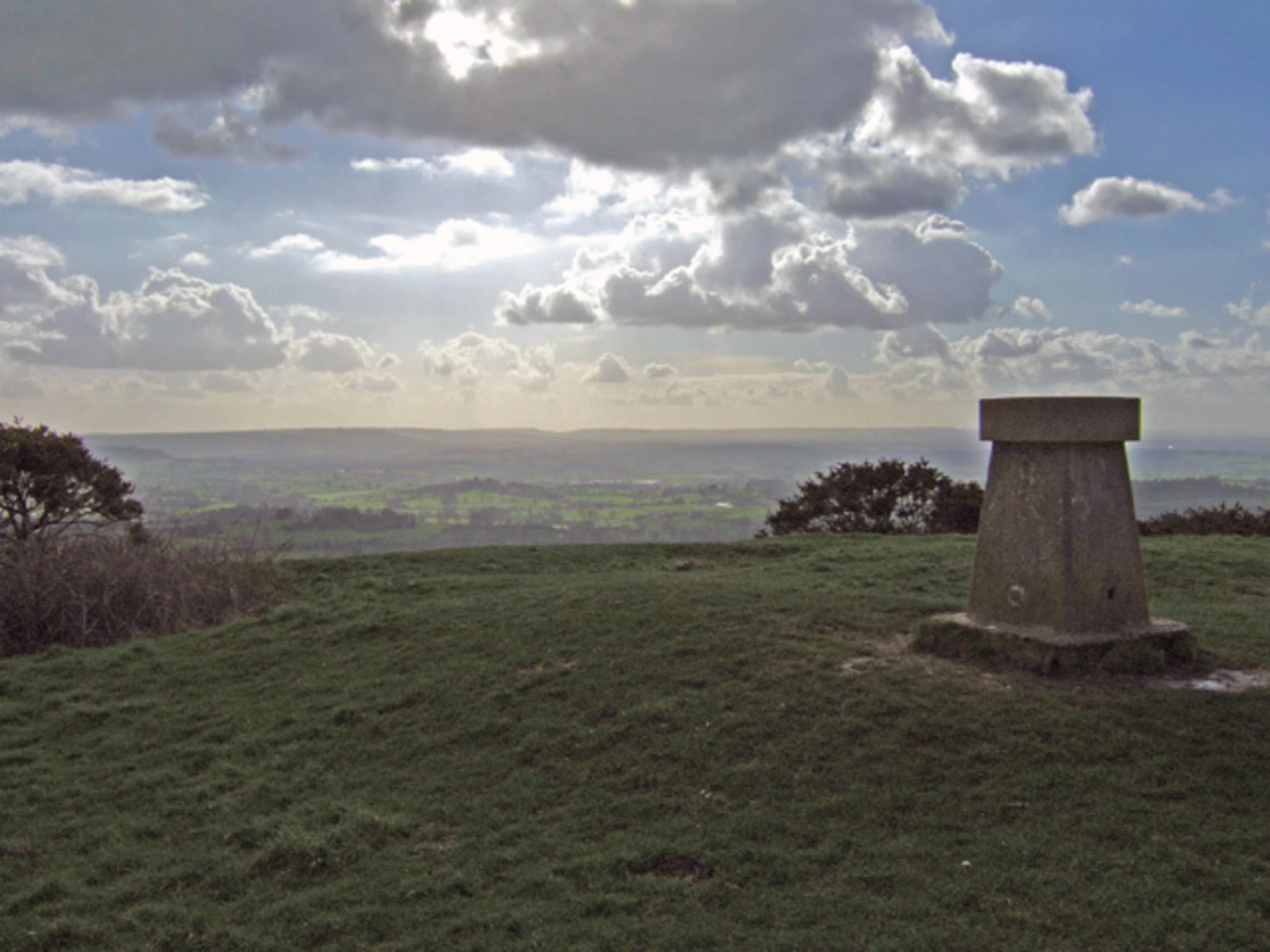 An image depicting the trail Melbury Beacon Walk and its surrounding area.
