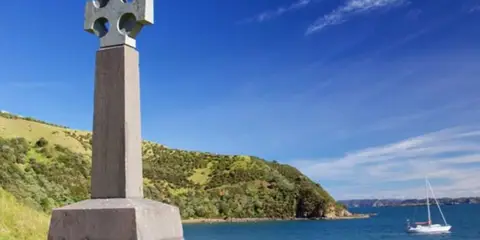 An image depicting the trail Marsden Cross Track and its surrounding area.