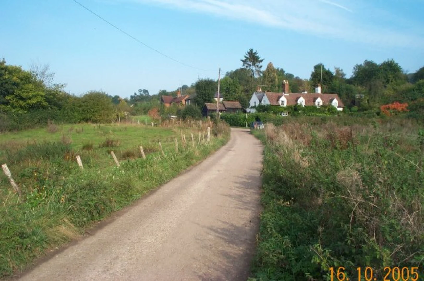 An image depicting the trail Oldcroft Wood Loop - Sarratt and its surrounding area.