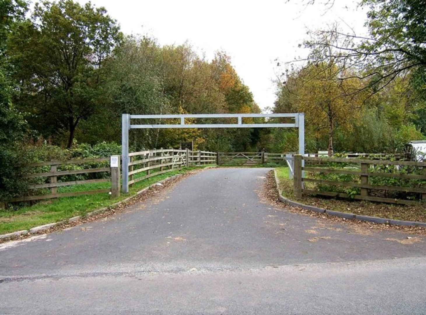 An image depicting the trail Ell Wood and Uffmoor Wood Loop and its surrounding area.