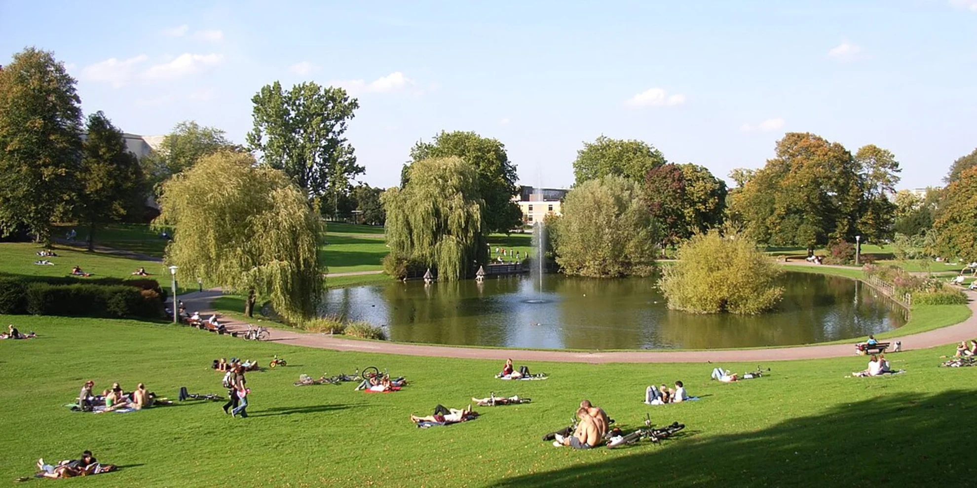 An image depicting the trail Bremen Hauptbahnhof to Bremen-Oslebshausen Walk and its surrounding area.