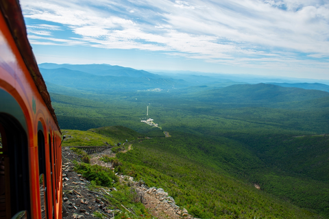 An image depicting the trail Mount Washington Loop via Jewell Trail and its surrounding area.