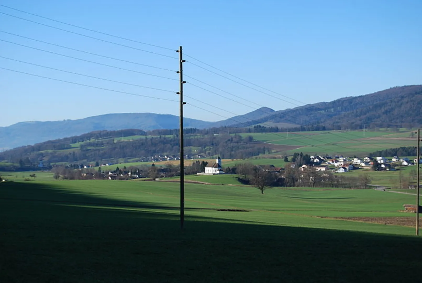 An image depicting the trail Chemin Tiergart-Plain Fayen and its surrounding area.